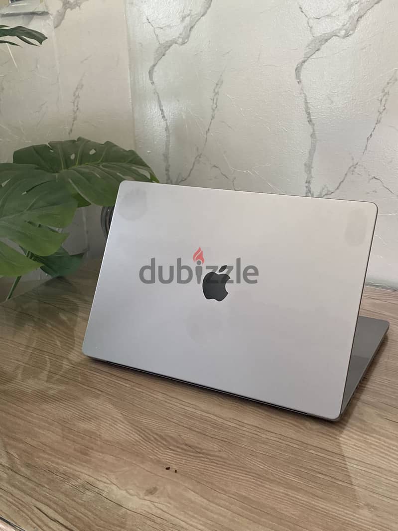 Macbook pro m1 pro 16 inch 3