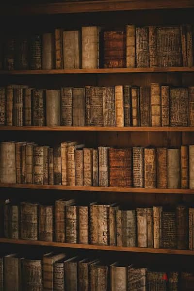 نشتري الكتب بجميع فروعها دينية وأدبية وسياسية