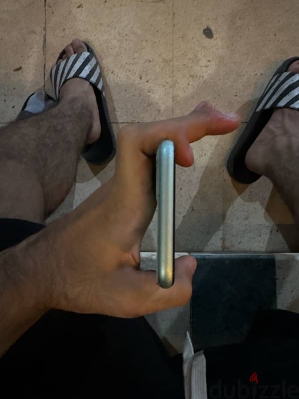 ايفون 11 للبيع 4