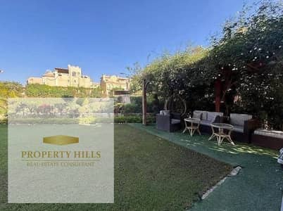 Due to necessity, I am selling a distinguished villa in Hyde Park.