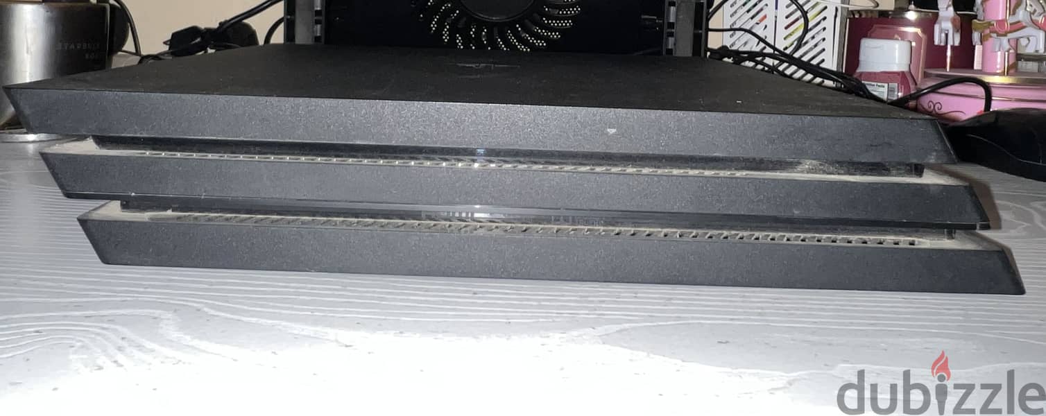 PS4 Pro 1TB 2