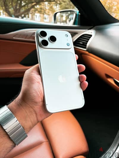 Apple - iPhone 17 Pro Max 25 cycles