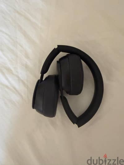 Beats Solo Pro Wireless Headphones – Noise Cancelling – Like New