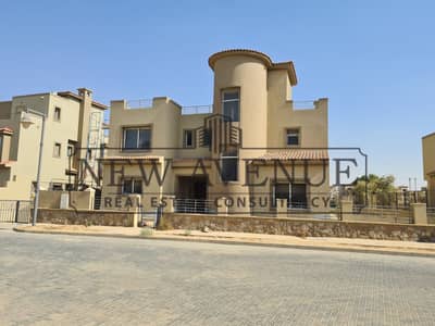 ستاند الون واسع للبيع فى بالم هيلز قطامية PK1 Palm Hills Katameya على النادى واكبر مساحة ارض
