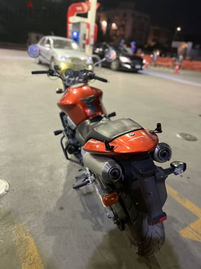 Hornet 900 model 2007