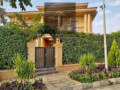 A villa ready for immediate delivery with a fantastic view and European-style layout, located near Nasr City, Heliopolis, and Maadi.