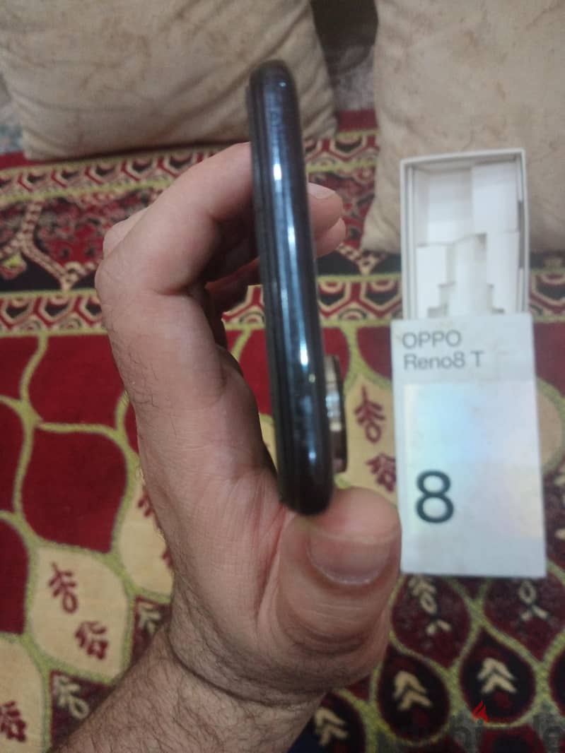اوبو رينو 8 تي 18