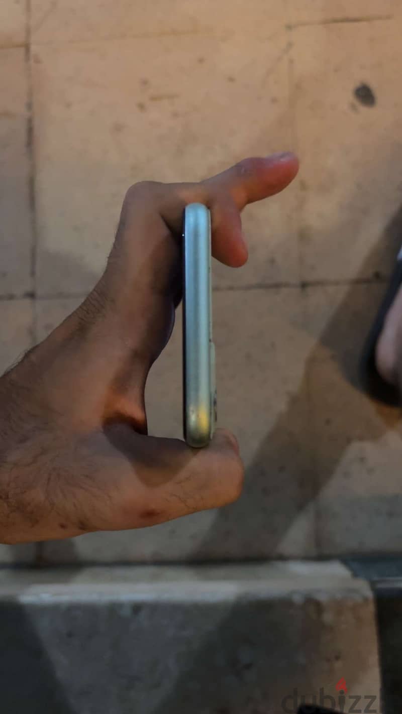 Apple - iPhone 11 4