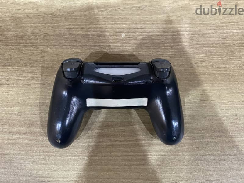 Playstation 4 slim 4