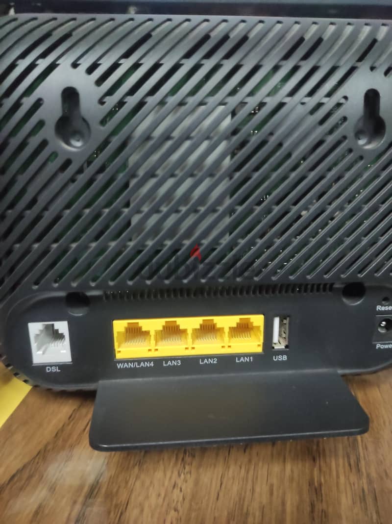 راوتر وي  we router dn8245v 4