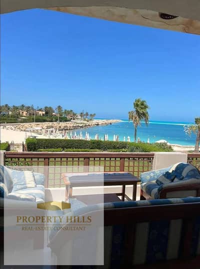 Hotel apartment for sale in Al-San Al-Wuzara, by the sea, fully finished (with furniture - air conditioning - appliances) in a very vital location on the yacht marina with a special discount for cash