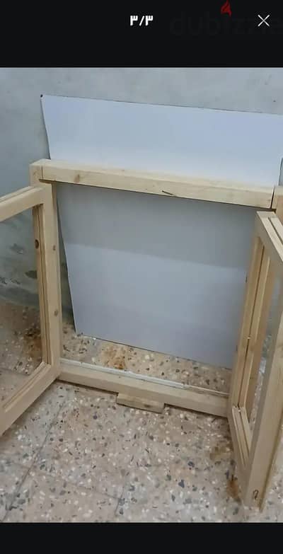 شباك مطبخ وحمام مقاس 80 × 80 عموله خشب سعر الشباك 500 جنيه