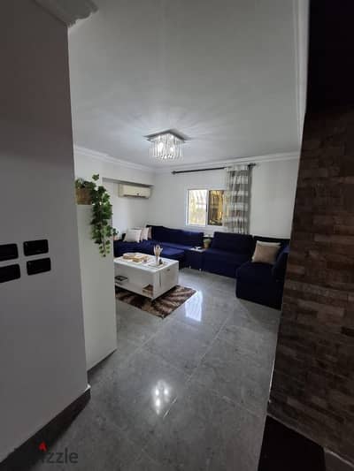 195 sqm Apartment for Sale in Al Waha District – Nasr City  A 195 sqm apartment located in Al Waha District, Nasr City, directly overlooking a garden.