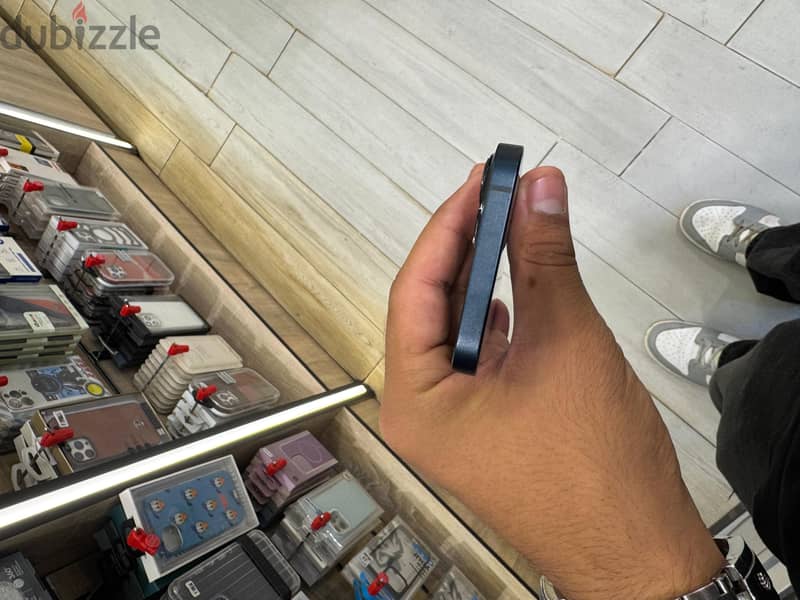 Apple - iPhone 13 5