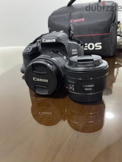 كاميرا canon EOS 800D تم استخدامها لمده شهرين  للبيع مع  lens EF 50mm