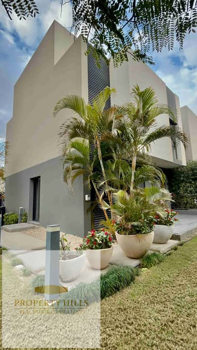 Ready-for viewing Villa in Al Burouj | Immediate Viewing |300 m²  Details:  Unit Type: Villa  Built-up Area: 300 m²  Ready for immediate delivery & viewing   Location: Al Burouj Compound  Contact: 01123955056  Project Features:  Prime strategic location o