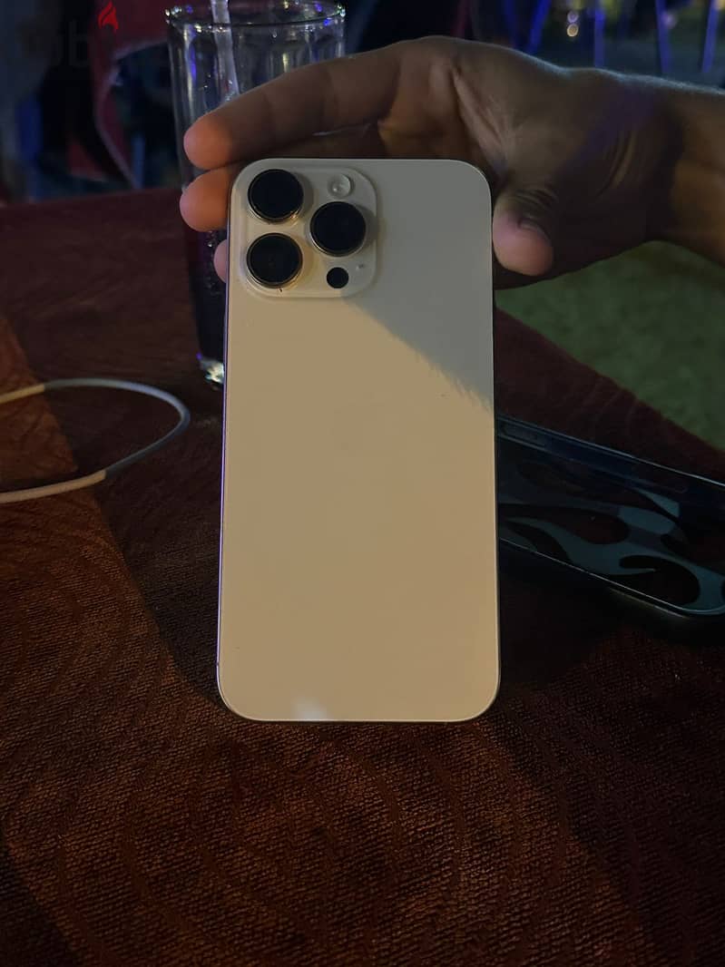 Apple - iPhone 16 Pro Max 1
