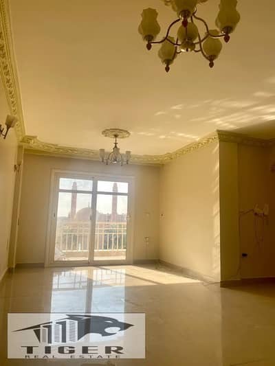 In my city, 96m in b7 consisting of 3 bedrooms with an open view in the kitchen and appliances