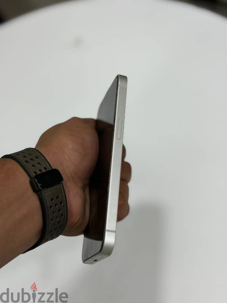 Apple - iPhone 16e 2