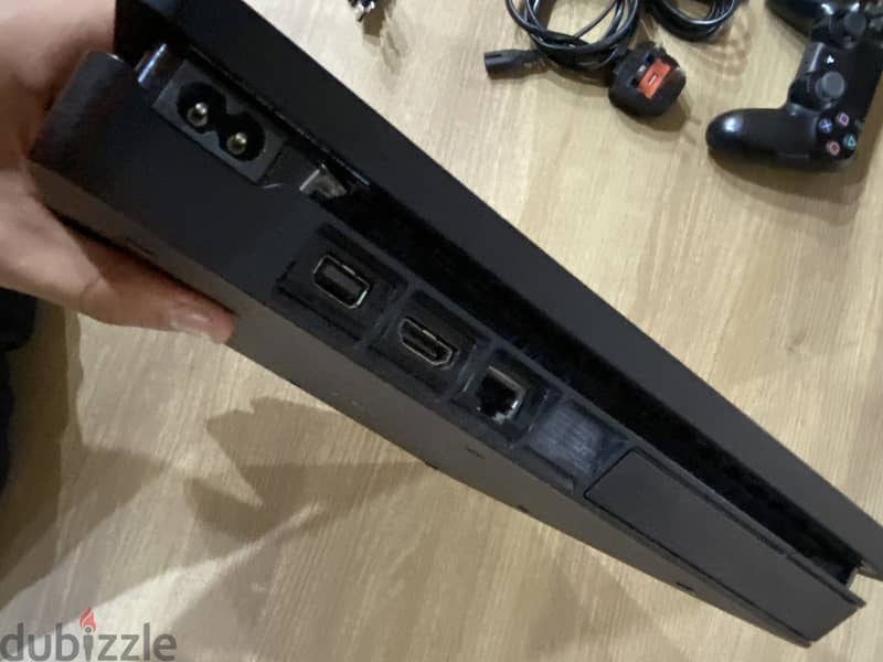 Playstation 4 slim 8