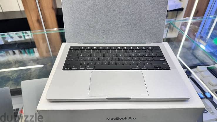 MacBook Pro M5 Pro 1