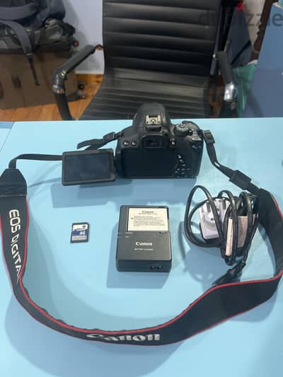 Canon EOS 700D + 18-55mm Lens | Excellent Condition