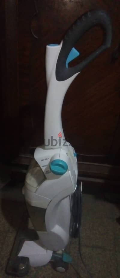 مكنسة كهربية Hoover طراز Floor mate trio