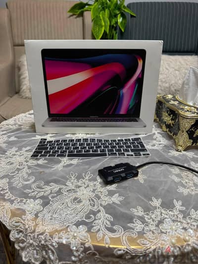 MacBook pro M1 2020 Ram 8  Hard 256 Battery 100%
