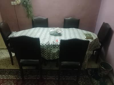 سفرة خشب 6 كراسي بحالة جيدة