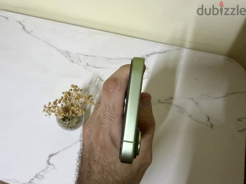 Iphone 17  - Battery 100% 6