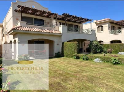 فيلا  لقطه في العين السخنه للبيع قدام البحر صف اول 400 متر داخل قريه لافيستا 6 FULLY SEA VIEW  جميع شبابيك الفيلا شايفه البحر مباشر    متشطبه بالكامل
