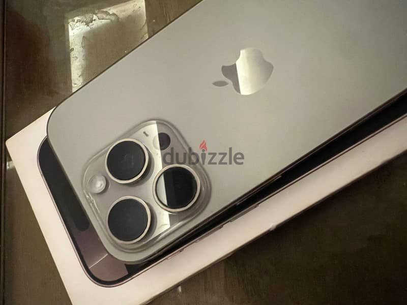 Apple - iPhone 16 Pro 3