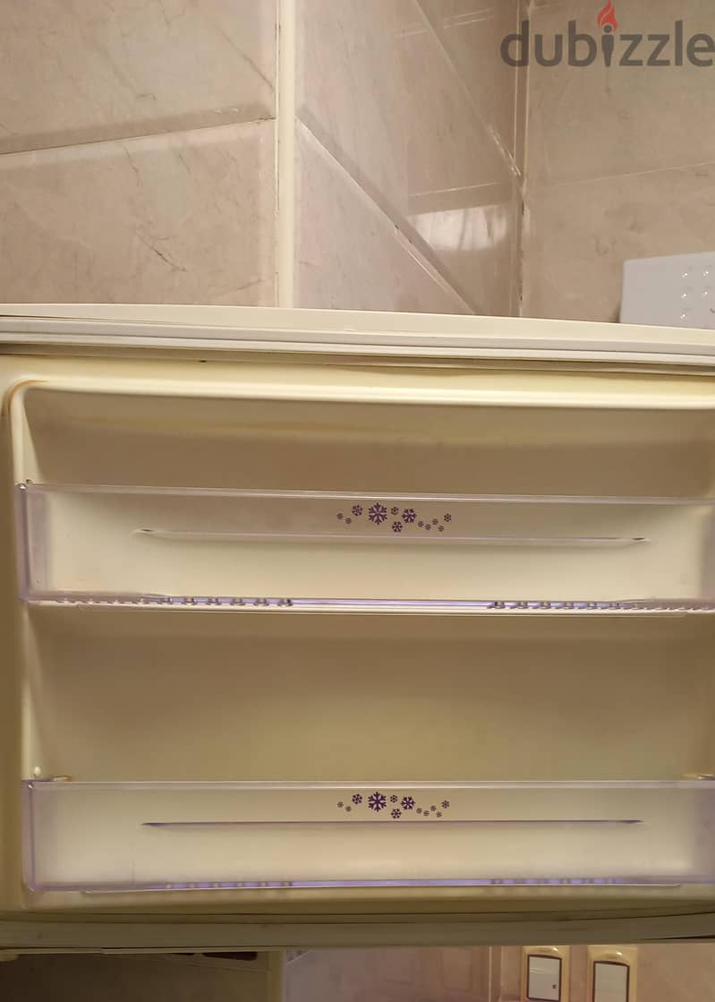 Refrigerator 4
