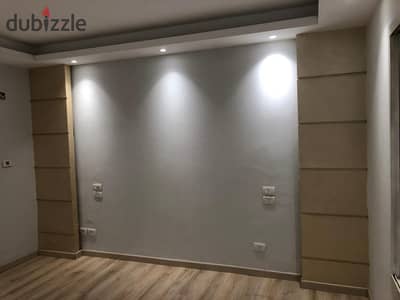Apartment 136 square meters ground floor special finishing next to the club