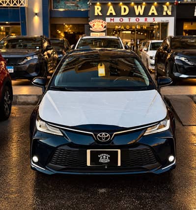 Toyota Corolla 2025 اعلي فئه نقداً او بالتقسيط فقط ٢٥ الف كم بدون خربوش