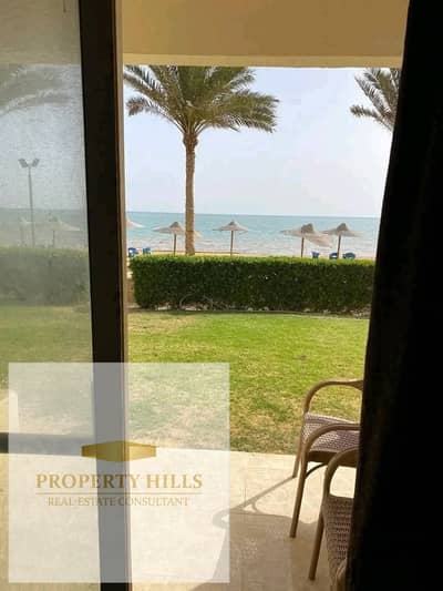 Villa for sale first row on the beach from the owner with furniture and appliances, the price includes maintenance and services ready for immediate delivery in installments over 7 years