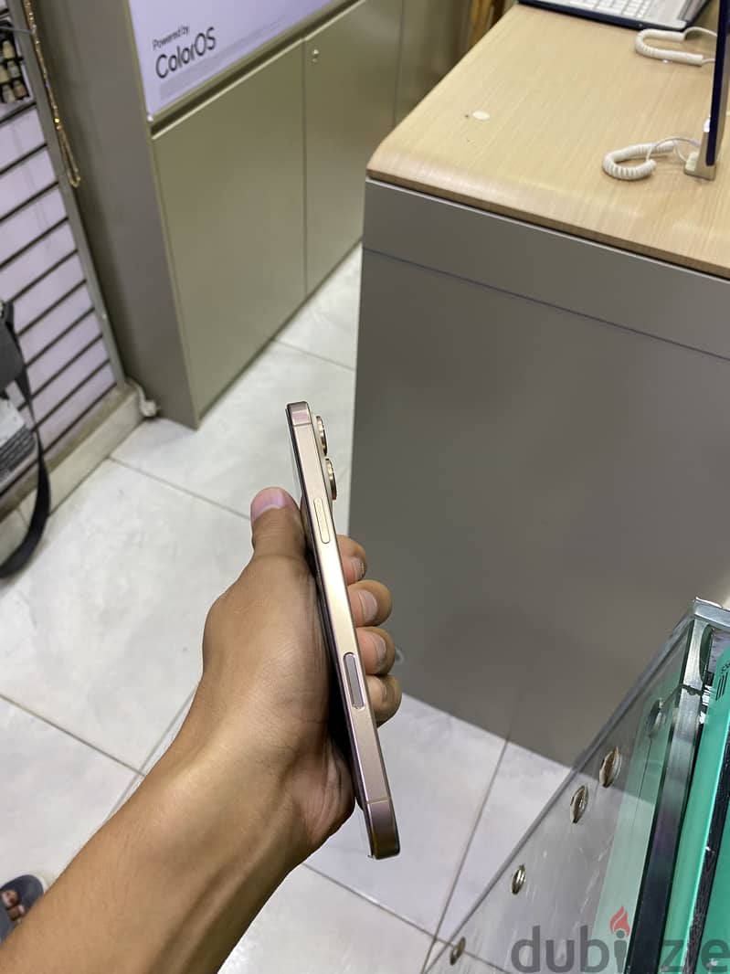 Apple - iPhone 16 Pro Max 4