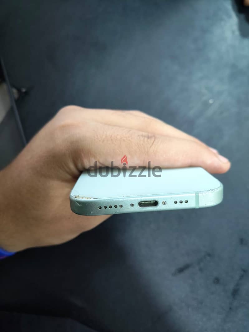 iPhone 15 3