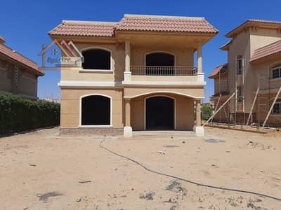 Villa for sale, independent, Model K, moderate land, garden view at a very special price. Best division without waste, buildings 317, land 700.