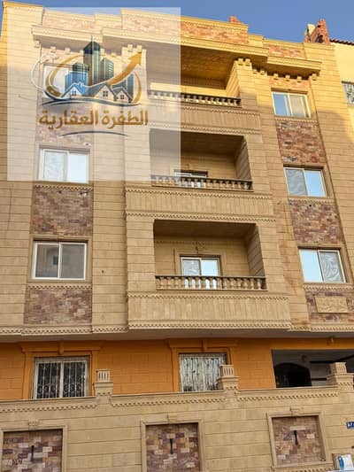 Building for sale in Gardenia Heights suitable for living or investment fully furnished