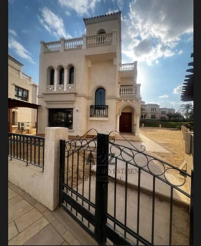 Villa Standard Color Ultra Super Lux Finishing for Rent in Compound Celia New Capital Ready for Immediate Residence 7 Rooms