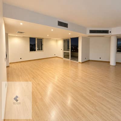 Apartment for sale in Al-Banasij, Buildings, First Assembly, area 170 meters, first floor, 3 bedrooms, including a master bedroom with dressing and a 3-piece reception, and a private parking space.