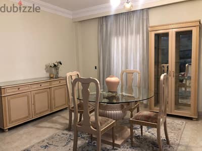 قطعة مميزة لعشاق الأثاث الكلاسيك الفاخر والتصميمات