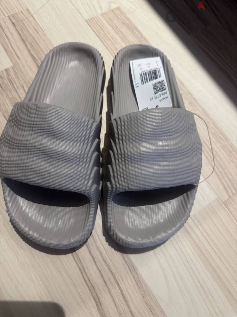 Adidas slide 1