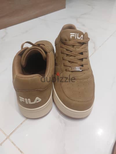 كوتشي FILA