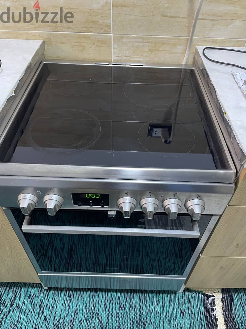 Whirepool Electric Cooker&Oven 1