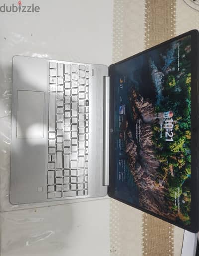 HP Pavillion 15|i5 CPU|irix xe graphics|8 GB ram|512 GB storge