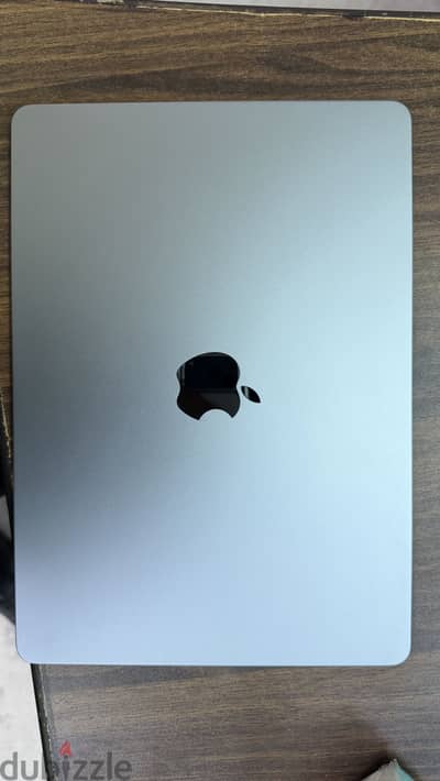 Macbook Air M2 slightly used
