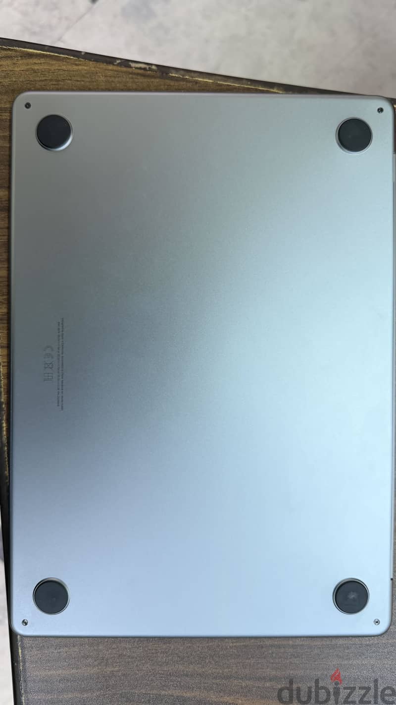 Macbook Air M2 slightly used 7