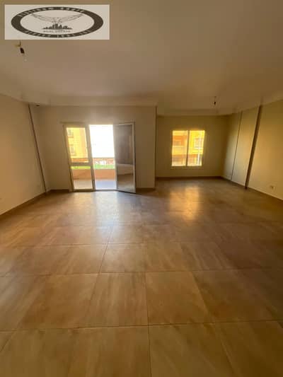 Apartment for rent in Fifth Settlement (Al-Banafseg Buildings), near Waterway, North 90th Street, and Carrefour. Super-lux finish.